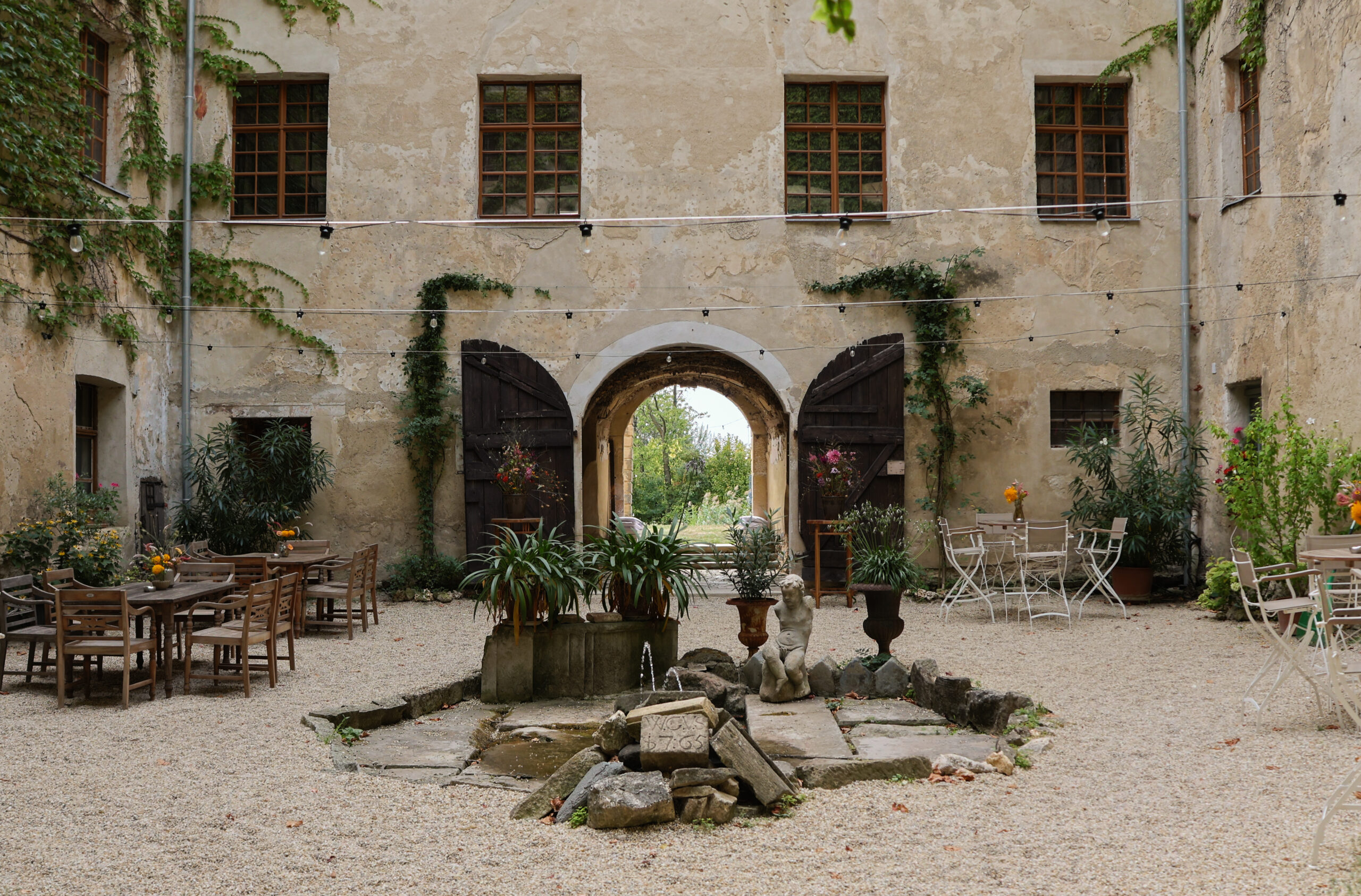 Schloss Haggenberg, leben im Vintage-Style. Schwer erarbeitet, aber wunderschön.