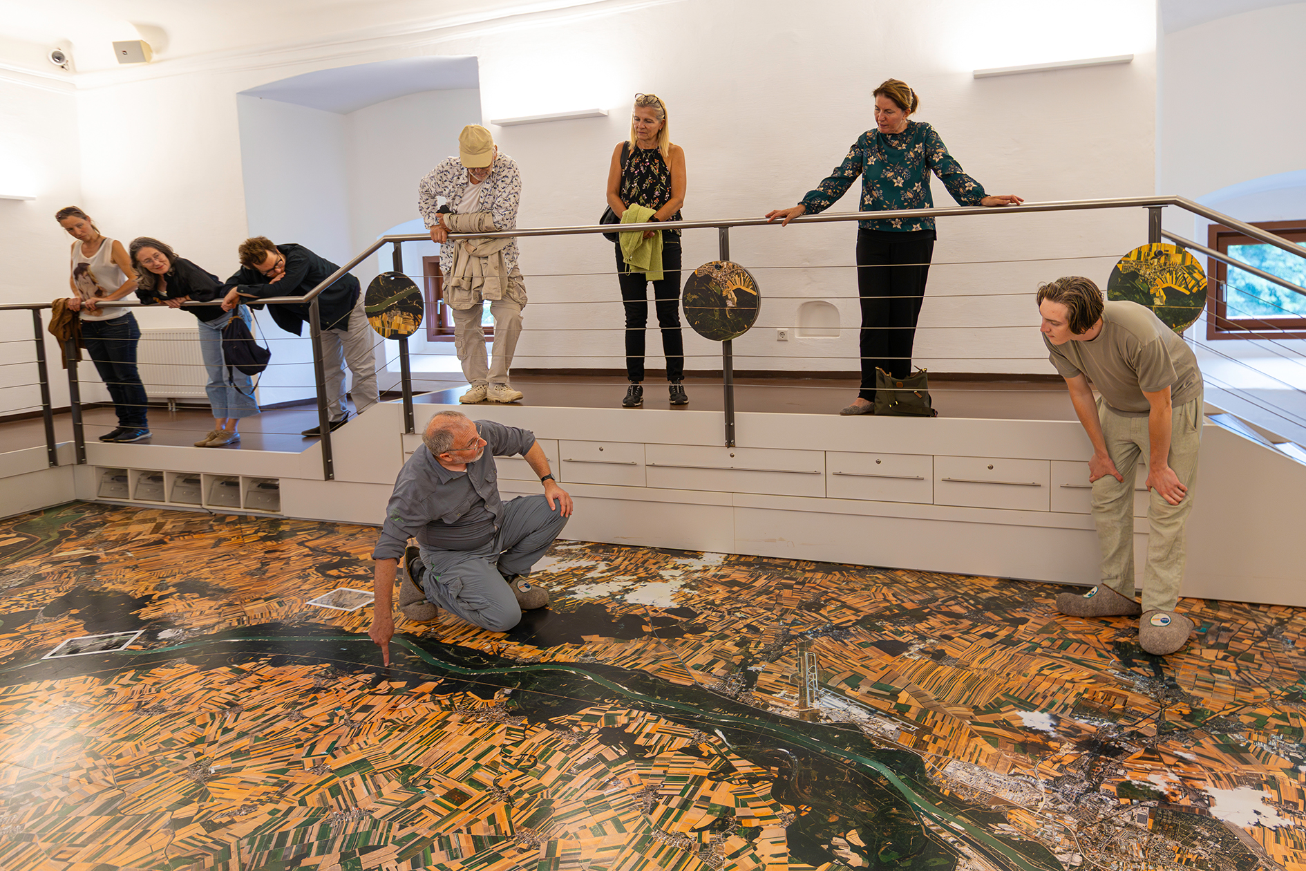 Die Finissage zur Ausstellung Ausstellung „DonAUräume"