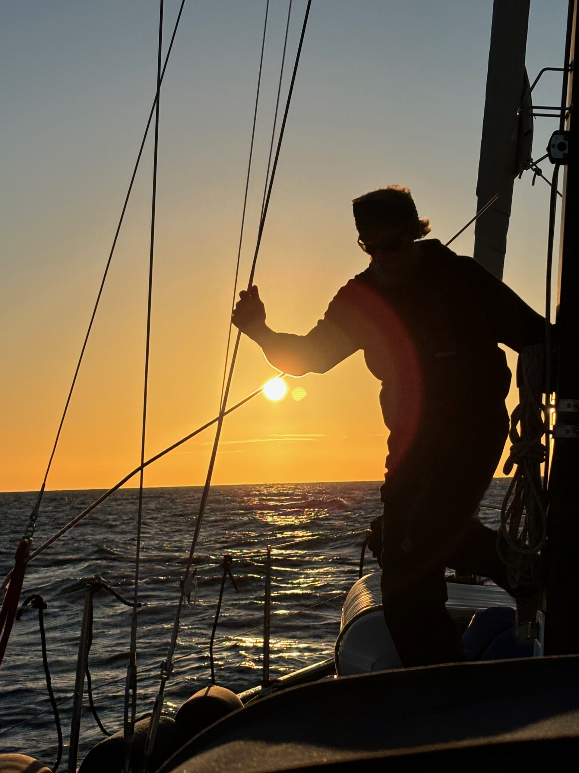 Morgensport an Deck, wenn die Segel gesetzt werden. ç U. Potmesil