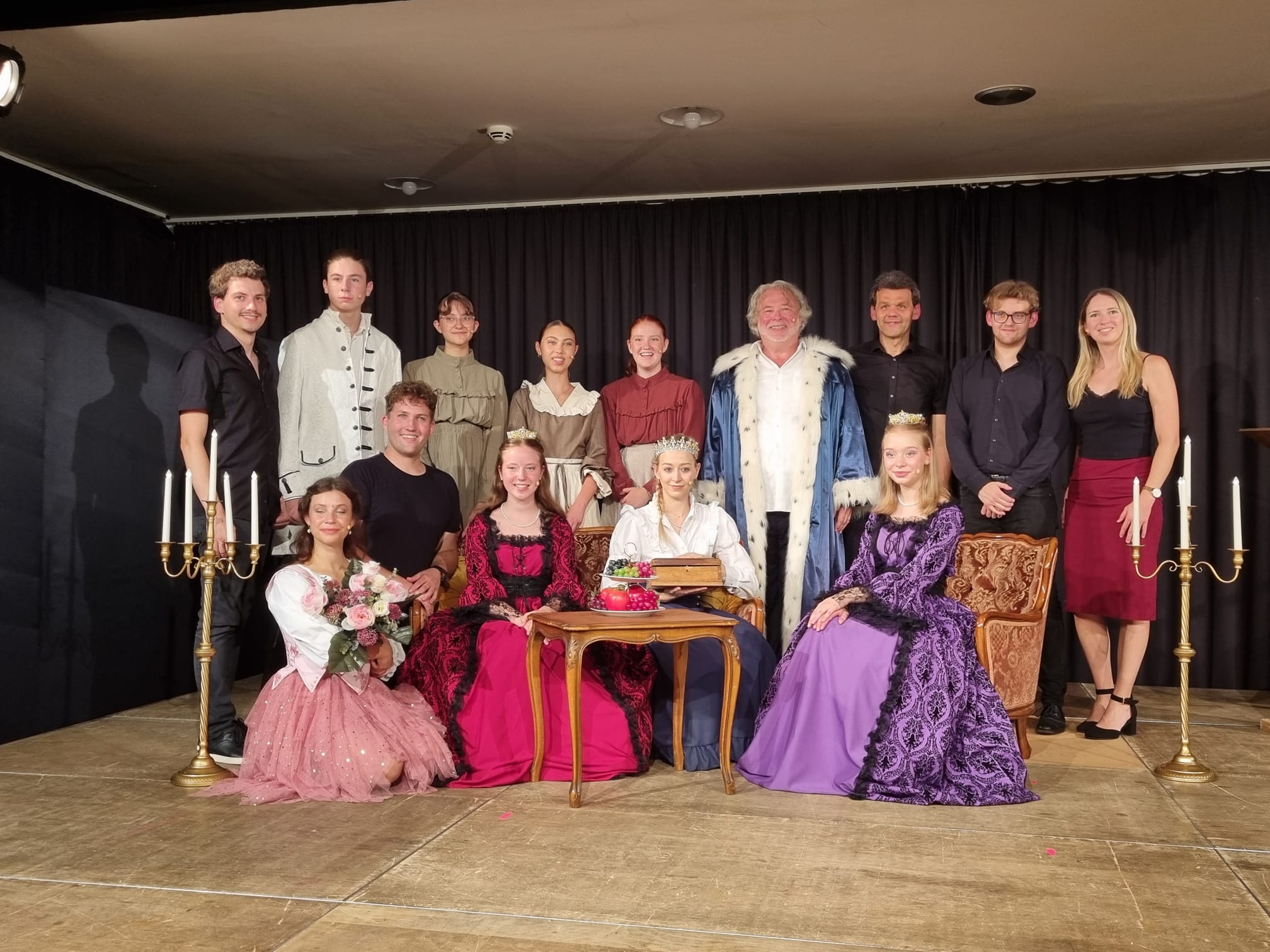 Die Stars der Stunde: Das Ensemble der Salzprinzessin im Stadtsaal Mistelbach
