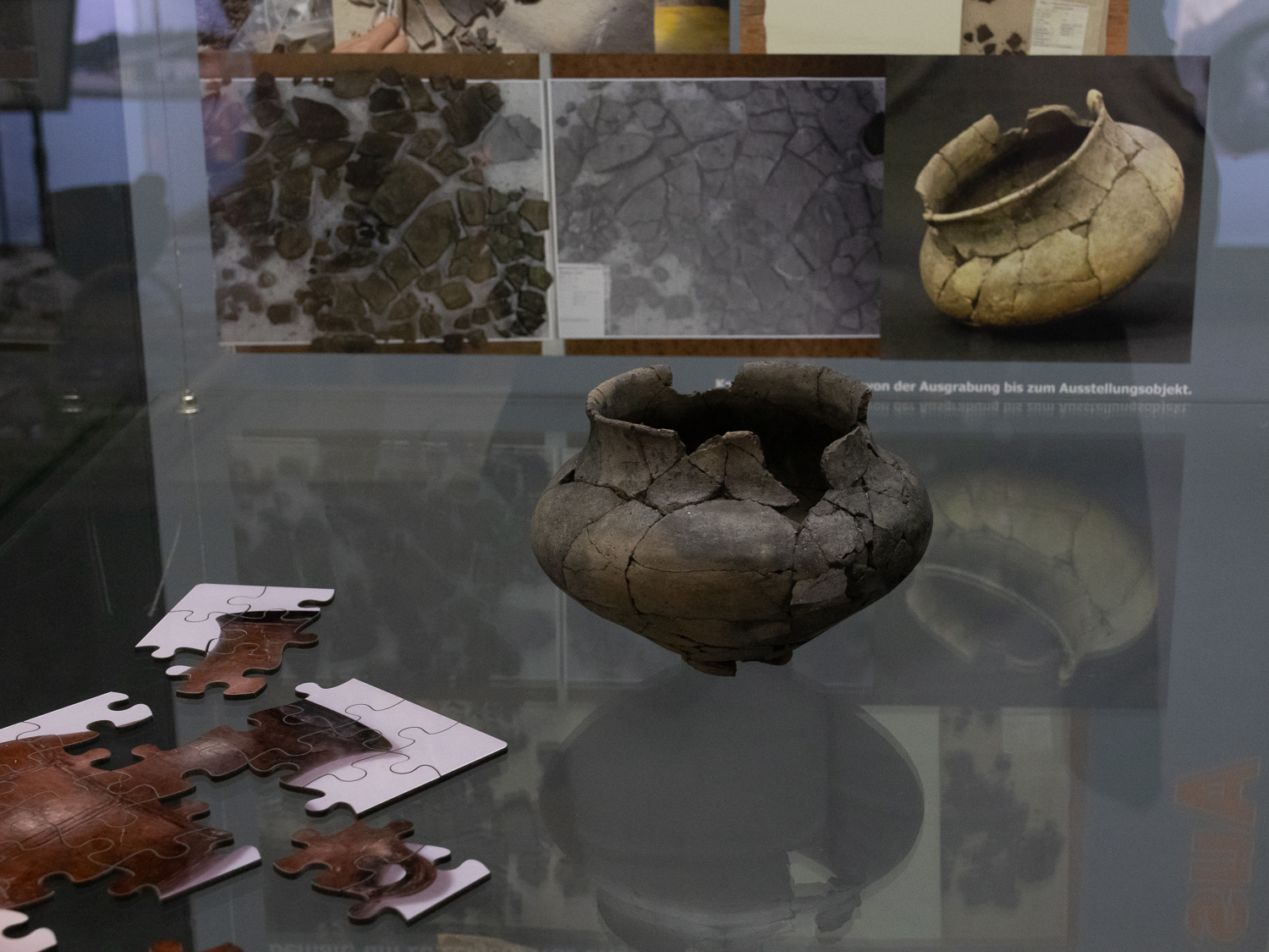 24. Bernsteinstraßenfest im Urzeitmuseum Stillfried. Walpurger und Gerda Antl luden ein.
Ein Fest für Jung und Alt, mit viel Archäologie, Unterhaltung und guten Stillfrieder Schmankerln.