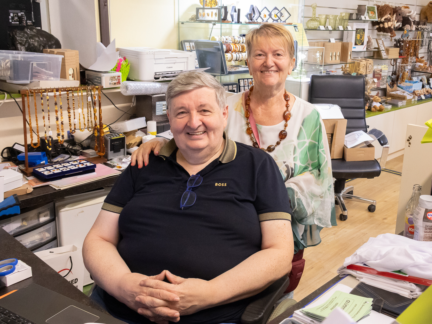 24. Bernsteinstraßenfest im Urzeitmuseum Stillfried. Walpurger und Gerda Antl luden ein.
Ein Fest für Jung und Alt, mit viel Archäologie, Unterhaltung und guten Stillfrieder Schmankerln.