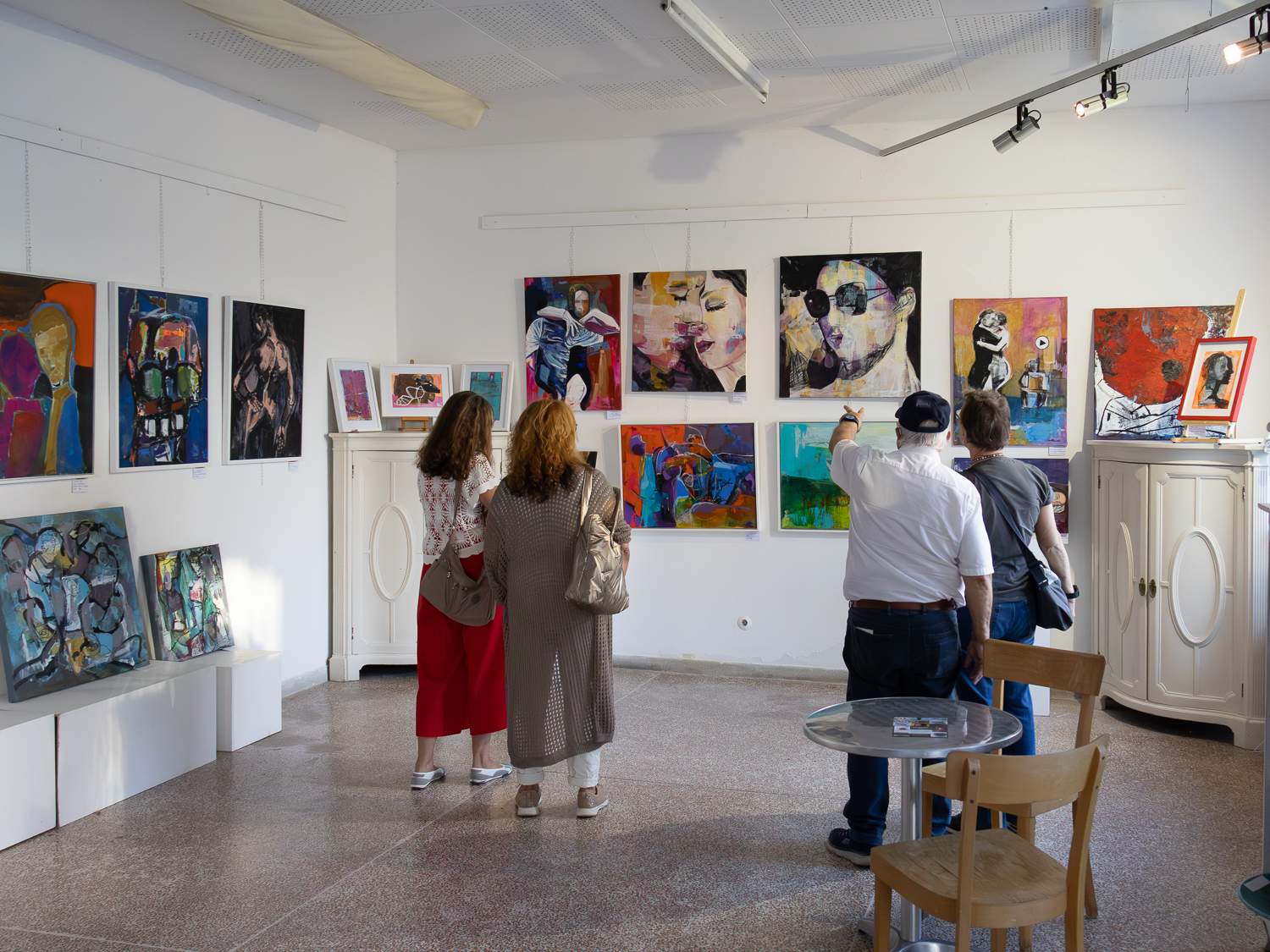 Kunst.Lokal in Groß-Enzersdorf. Saison 2025. Aktuell Greta Lech mit "Das fünfte Element". Georg Niemann, Martin Suritsch, Susanne Stadler, Jany Widhalm. Kunst. Weinviertel-Remasuri.