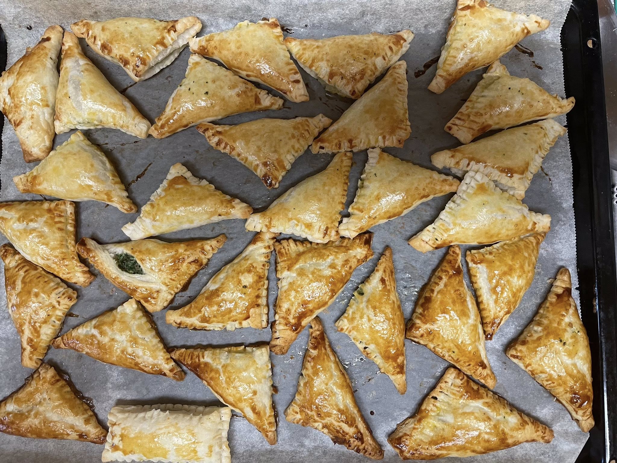 Brennnesseltascherl von Gerda Zipfelmayer. Schmeckt super und ist mit Liebe gebacken!