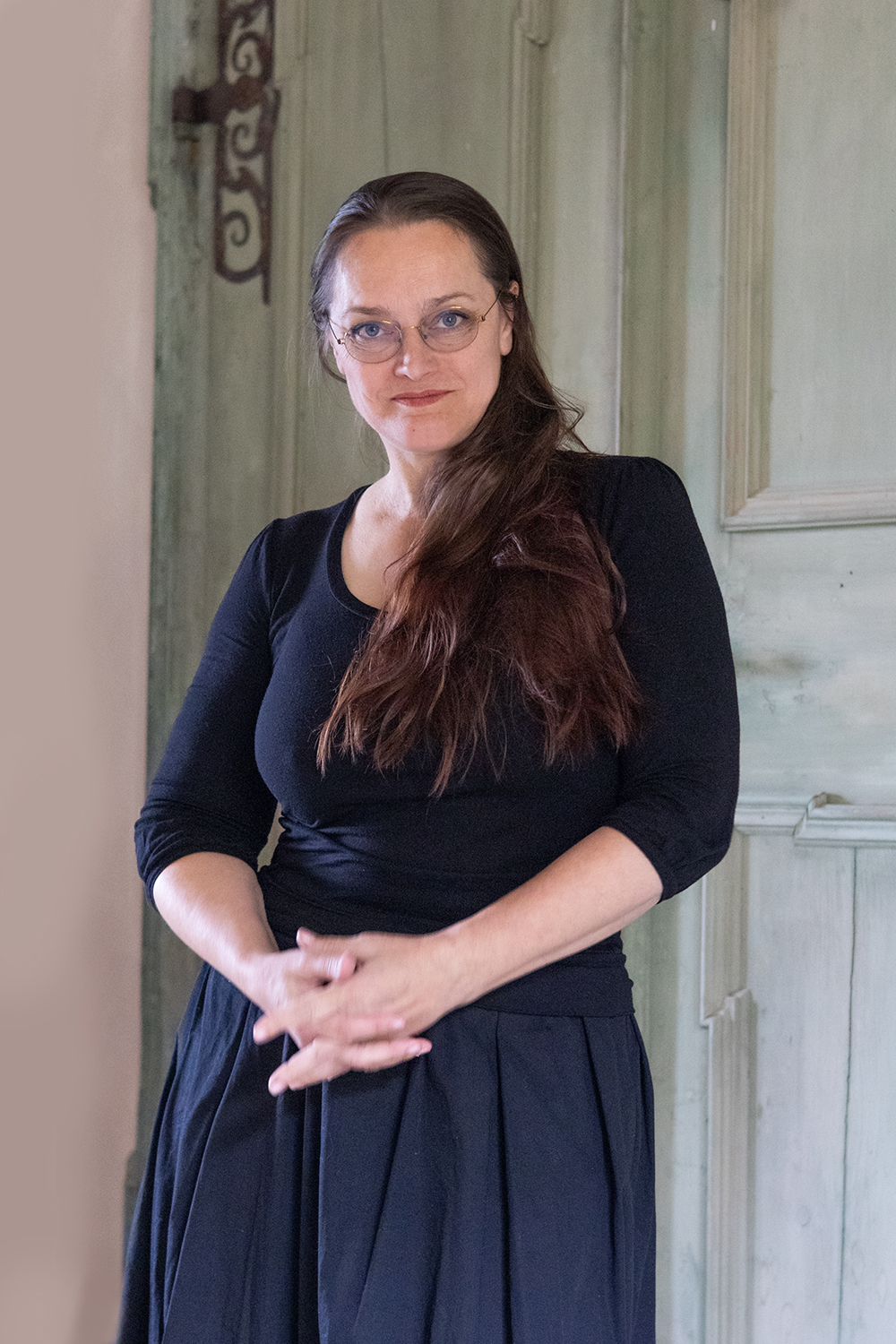 ©Marion Osmann, Regina Courtier
Marion Osmann ist Fotokünstlerin, Gestalterin, Designerin, Steirerin, Visionären und Besitzerin von Schloss Haggenberg im Weinviertel.