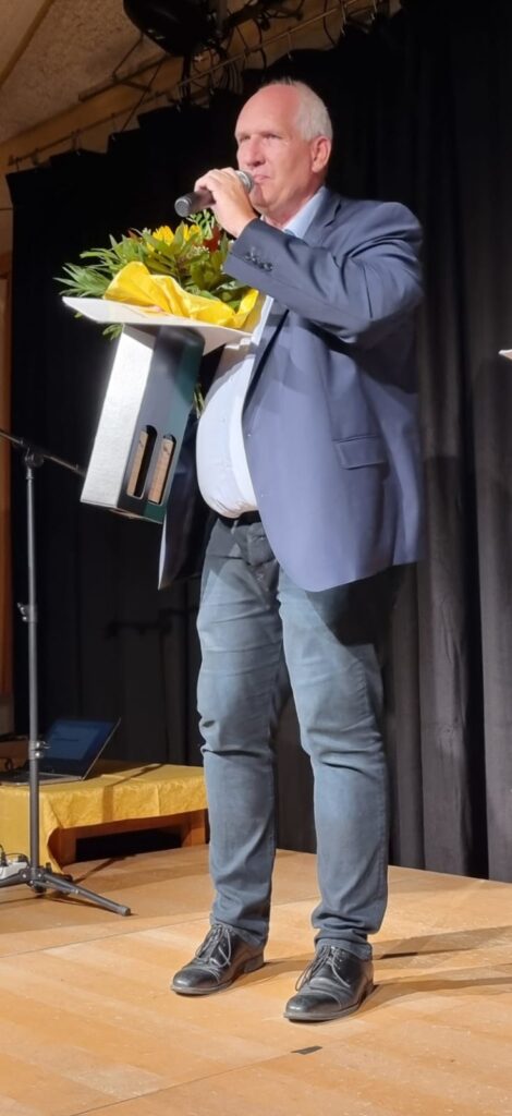 Ortsvorsteher und KU.BA Unterstützer Gerhard Baumann gratulierte zum 6. Geburtstag.