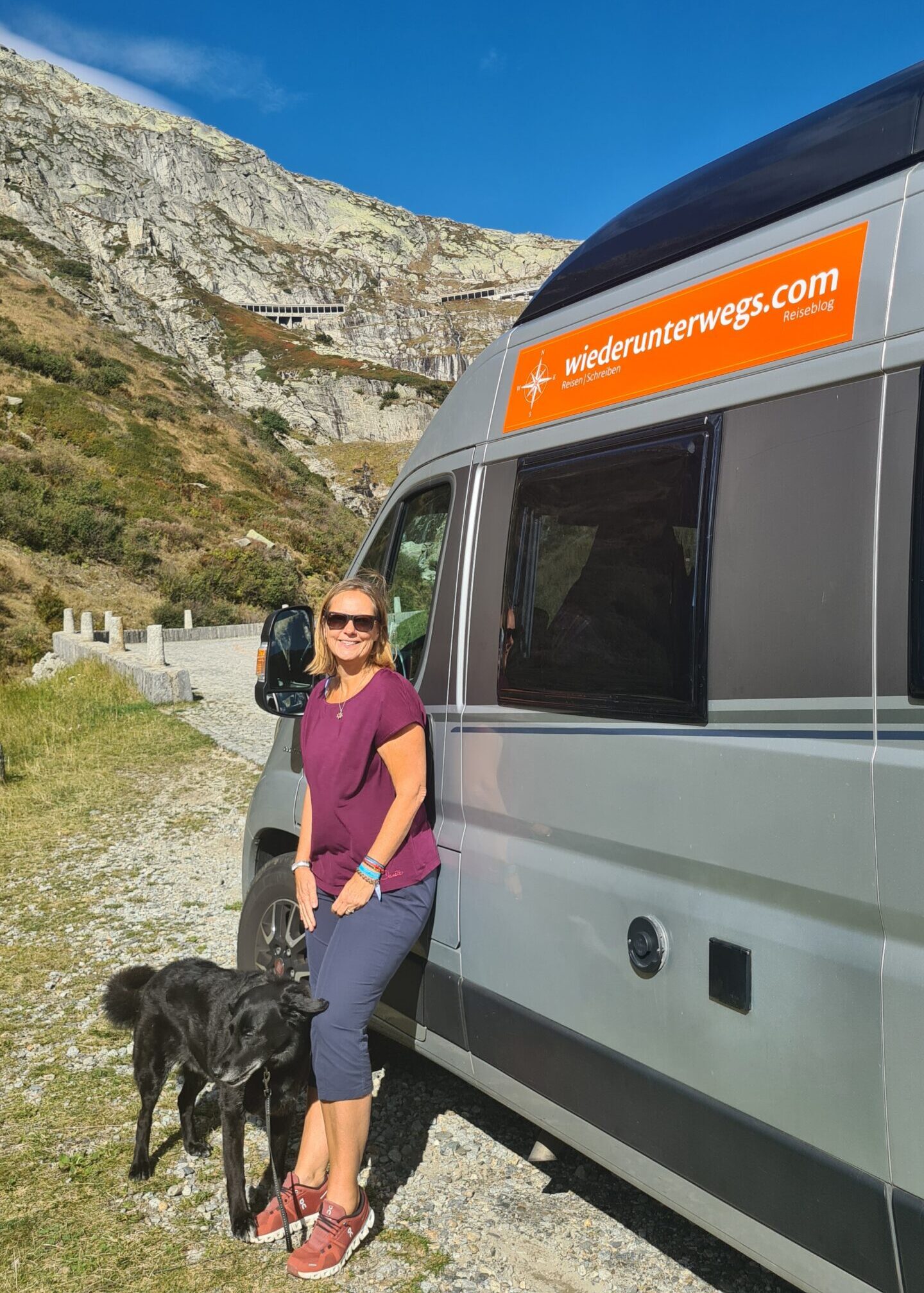 On Tour im Campervan in der Schweiz.