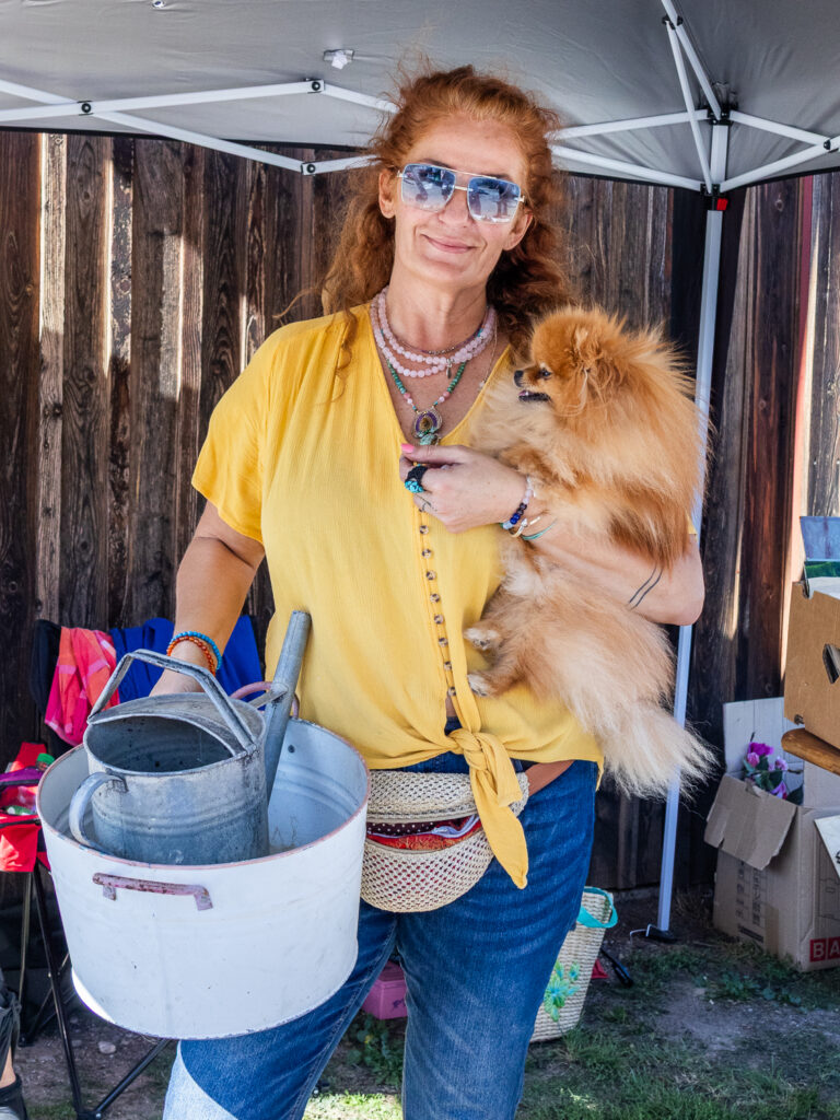 Einmal jährlich ist der Flohmarkt in Maustrenk. Eine Initiative der FFW Maustrenk. Erwin Löffler, Franz Kranz, Karl Aumann, alles Flohmarkt. Weinviertel.