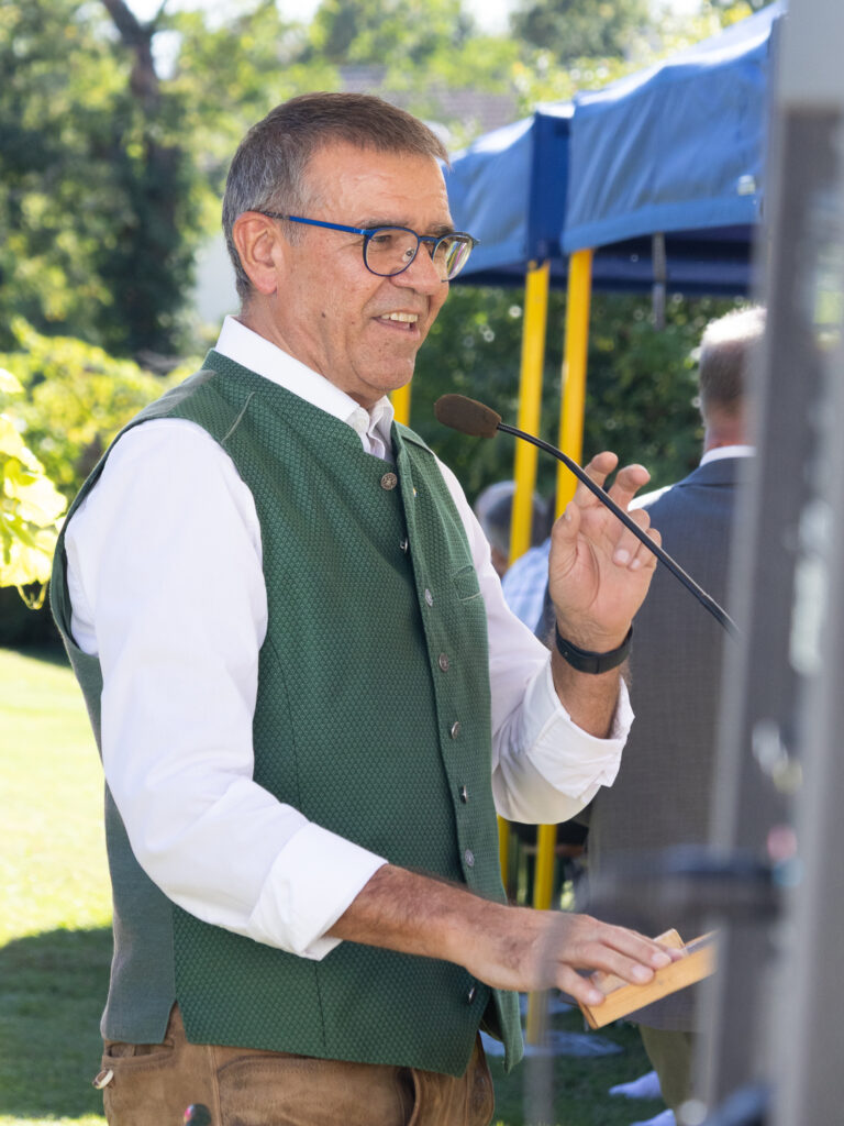 Die Topothek Drasenhofen ist eröffnet. Andrea Calvin ist Teamleiterin der Topothekare.