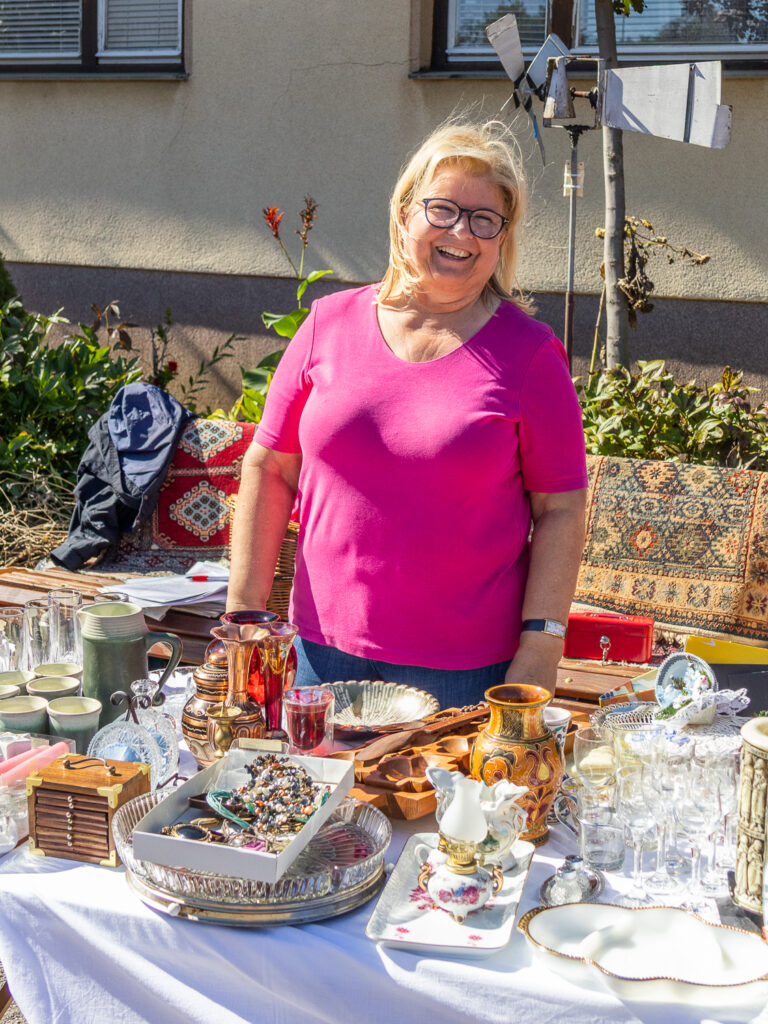 Einmal jährlich ist der Flohmarkt in Maustrenk. Eine Initiative der FFW Maustrenk. Erwin Löffler, Franz Kranz, Karl Aumann, alles Flohmarkt. Weinviertel.