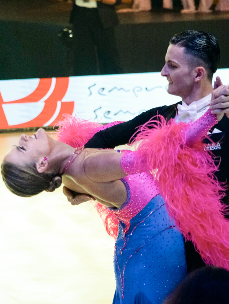 10-Tänze-WM, Lauda-Zwillinge. Dominik Lauda, Alexander Lauder, Turniertanzsport, U21 in Portugal, Weinviertel-Remasuri.