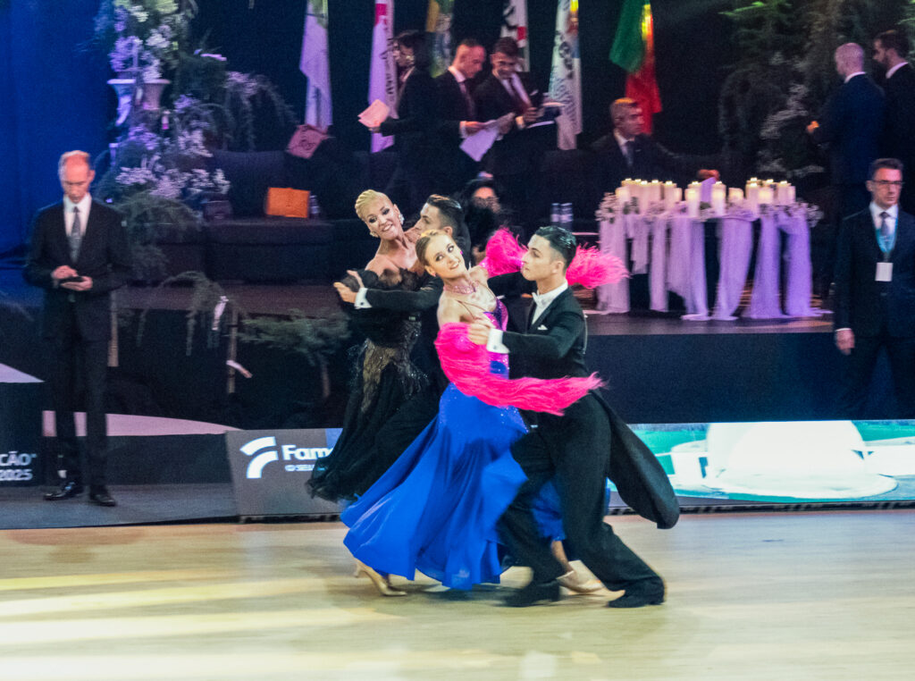 10-Tänze-WM, Lauda-Zwillinge. Dominik Lauda, Alexander Lauder, Turniertanzsport, U21 in Portugal, Weinviertel-Remasuri.