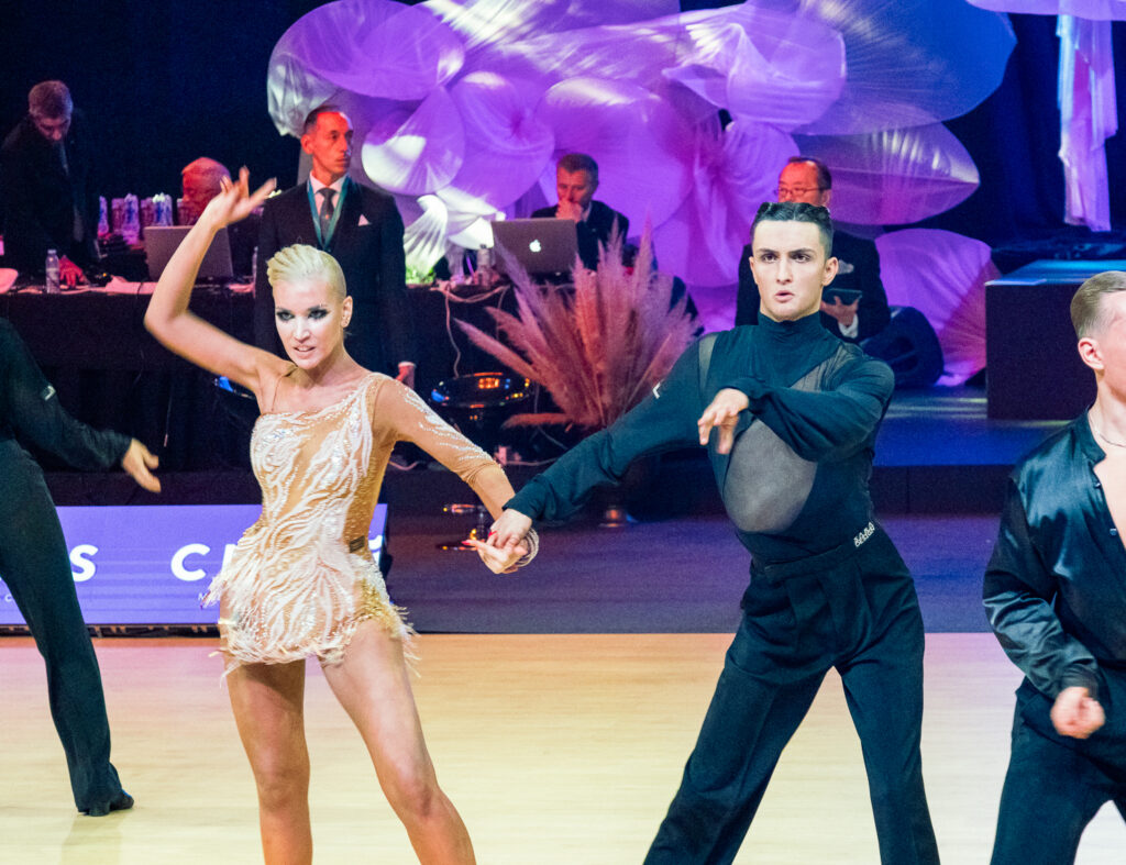 10-Tänze-WM, Lauda-Zwillinge. Dominik Lauda, Alexander Lauder, Turniertanzsport, U21 in Portugal, Weinviertel-Remasuri.