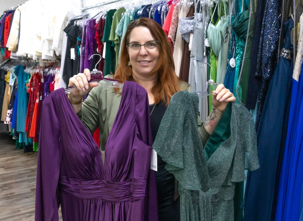 Winterhochzeit bei Mimitolu. Mimitolu in Gänserndorf. Heiraten im Winter. Gänserndorf. Michaela Steinzer. Ballsaison. Ballkleider. Hochzeitskleider. Weinviertel-Remasuri.