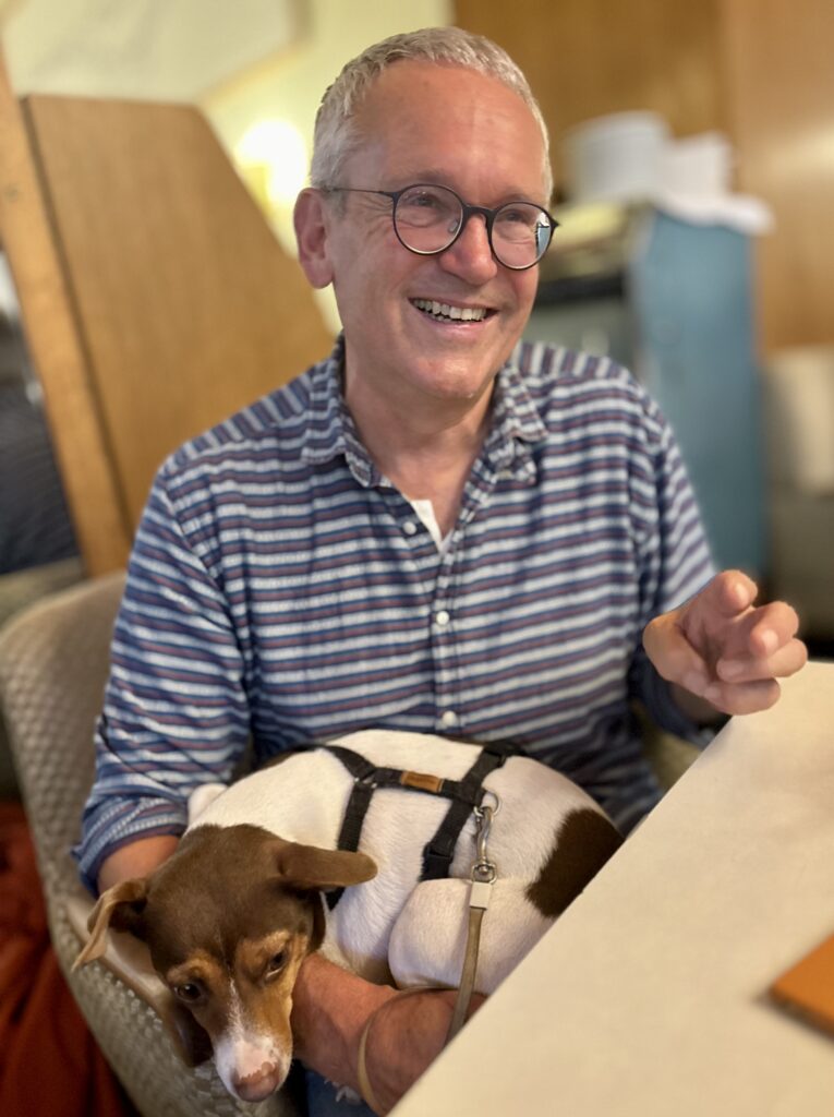 Kurt Farasins erzählt Anekdoten aus der Renovierungszeit Schloss Hofs. © Ulrike Potmesil