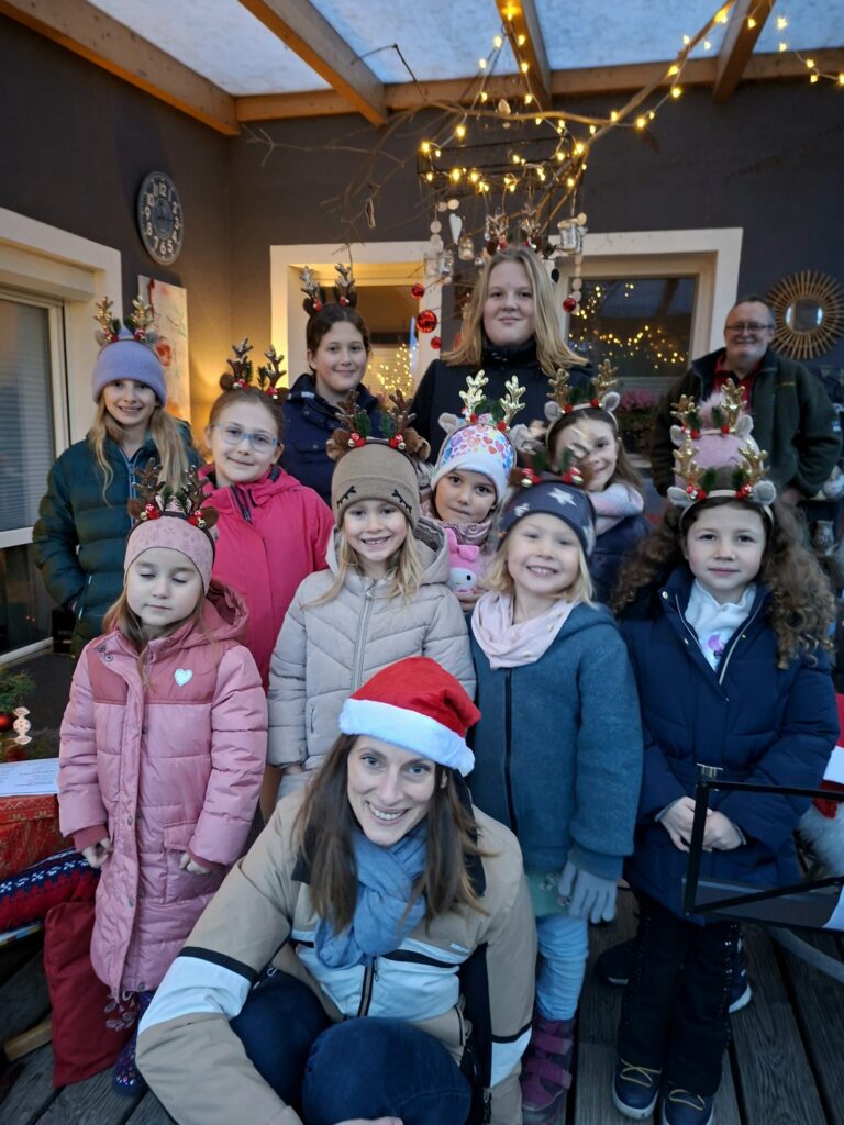 Adventzauber, Lilia Olchowa, Drösing, Malerei, Kinder Heart-Chors, Keramik, Garten-Atelier, Lilis Garten  © Lilia Olchowa, © Regina Courtier, Weinviertel-Remasuri