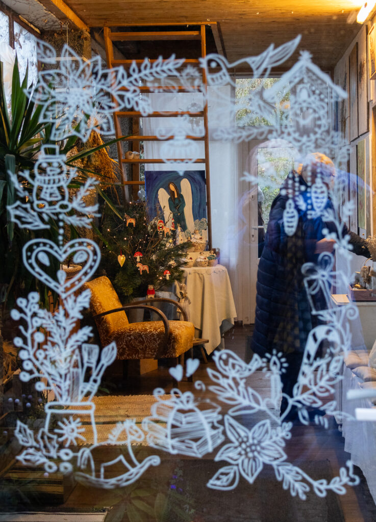 Adventzauber, Lilia Olchowa, Drösing, Malerei, Kinder Heart-Chors, Keramik, Garten-Atelier, Lilis Garten  © Lilia Olchowa, © Regina Courtier, Weinviertel-Remasuri