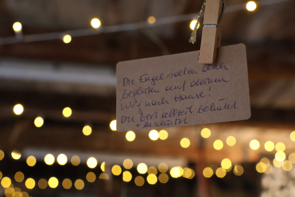 Weihnachtsmarkt Weingut Regner, Traunfeld, Hochleithen, Formfrei, Kunsthandwerk, Christbaumverkauf, Weinverkauf, Anna Regner, Familie Regner, Advent 2025, Tischlermeister, Lukas Regner, Mathias Regner, Josef Regner © Regina Courtier