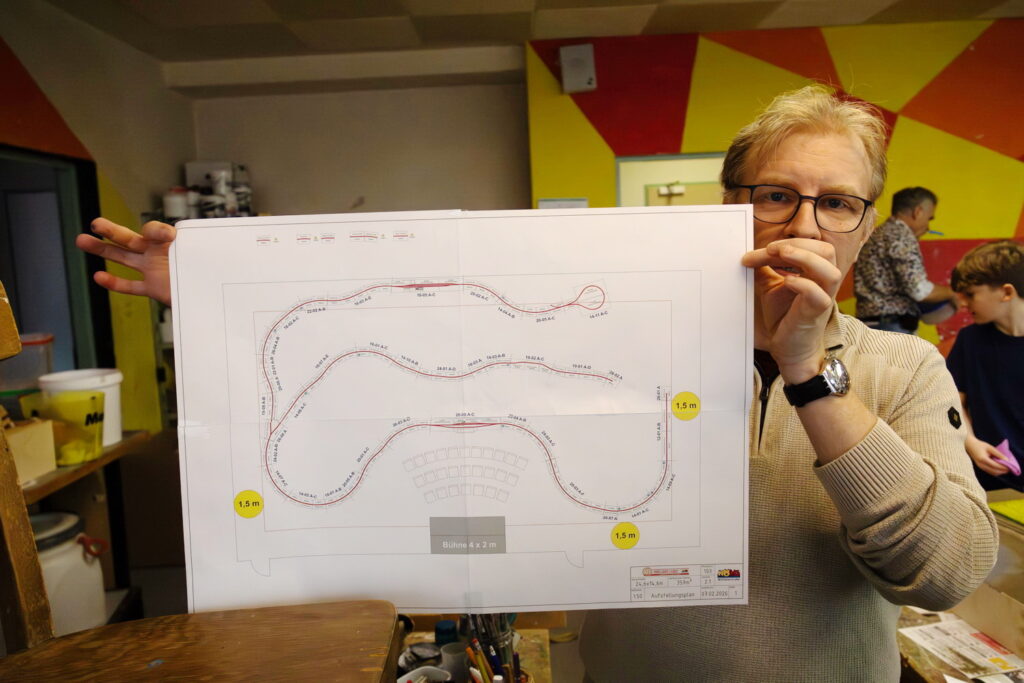 Modellbau macht Schule, NÖMS Wolkersdorf, Christoph Lehner, Christian Kainz, Franz Neuberger, Johann Winter, Baranek Christian, Johann Kammerzelt, Modellbau, Modulbau, Schulprojekt, Wolkersdorf, Modelleisenbahnbau, Weinviertel-Remasuri ©Regina Courtier