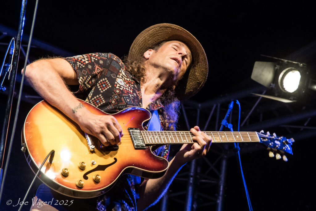 Peter Kern, Blues im Weinviertel, Blues, Songwriter, peterkern.at, Weinviertel, Weinviertel-Remasuri, Guitar Man, Blues Man, Fotos © Joe Vigerl, Georg Polenik, Johannes Wahl