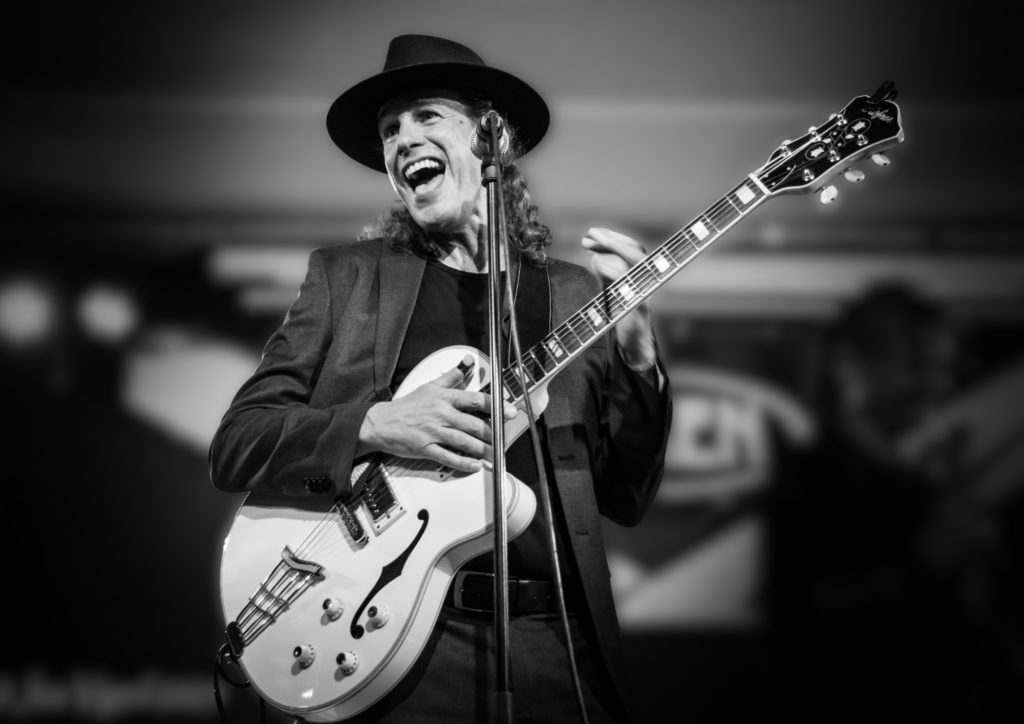 Peter Kern, Blues im Weinviertel, Blues, Songwriter, peterkern.at, Weinviertel, Weinviertel-Remasuri, Guitar Man, Blues Man, Fotos © Joe Vigerl, Georg Polenik, Johannes Wahl