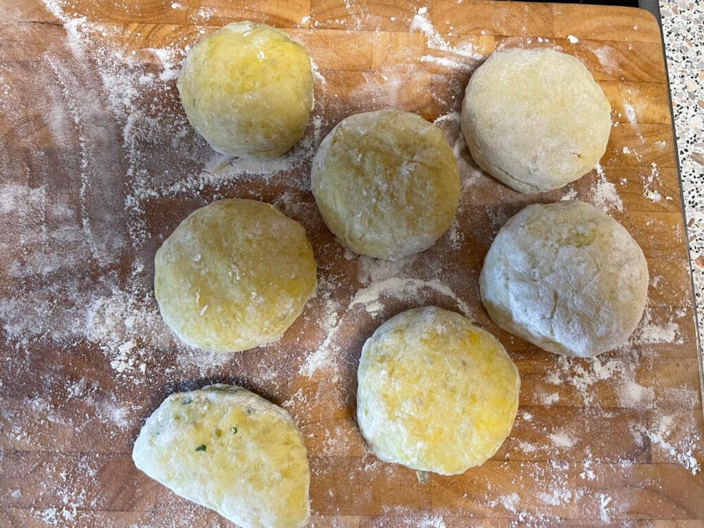 Bärlauchplatzki, Bärlauchzeit, Gerda Zipfelmayer, Rezept des Monats, Weinviertel-Remasuri, © Gerda Zipfelmayer