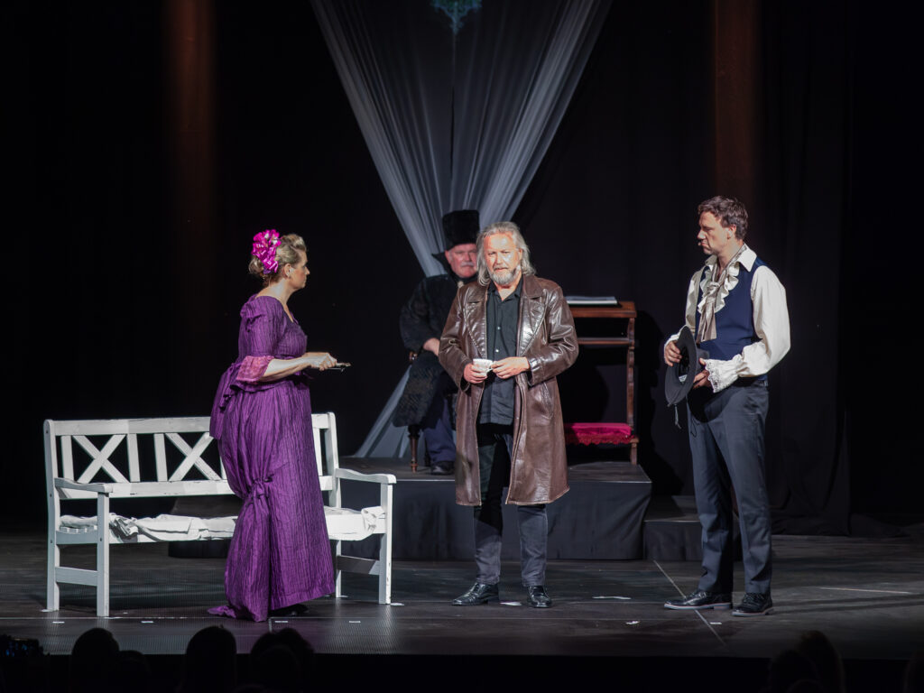 Korneuburger für Korneuburger, Werftbühne, Dracula, Karl Wozek, Julia Wozek, Halle 55, Events in Korneuburg, Regina Courtier, Weinviertel-Ramsuri