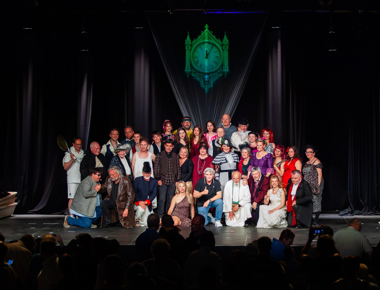 Korneuburger für Korneuburger, Werftbühne, Dracula, Karl Wozek, Julia Wozek, Halle 55, Events in Korneuburg, Regina Courtier, Weinviertel-Ramsuri