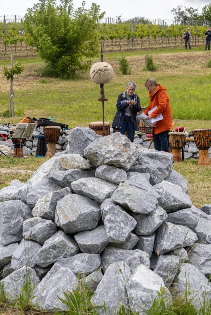 © Regina Courtier, Kraftplatz, Zauberwald, Wartberg, Bad Pirawarth, Marion Szedlacsek, Bernhard Schausberger, Künstlerin, Andrea Grames, Weinviertel-Remasuri
