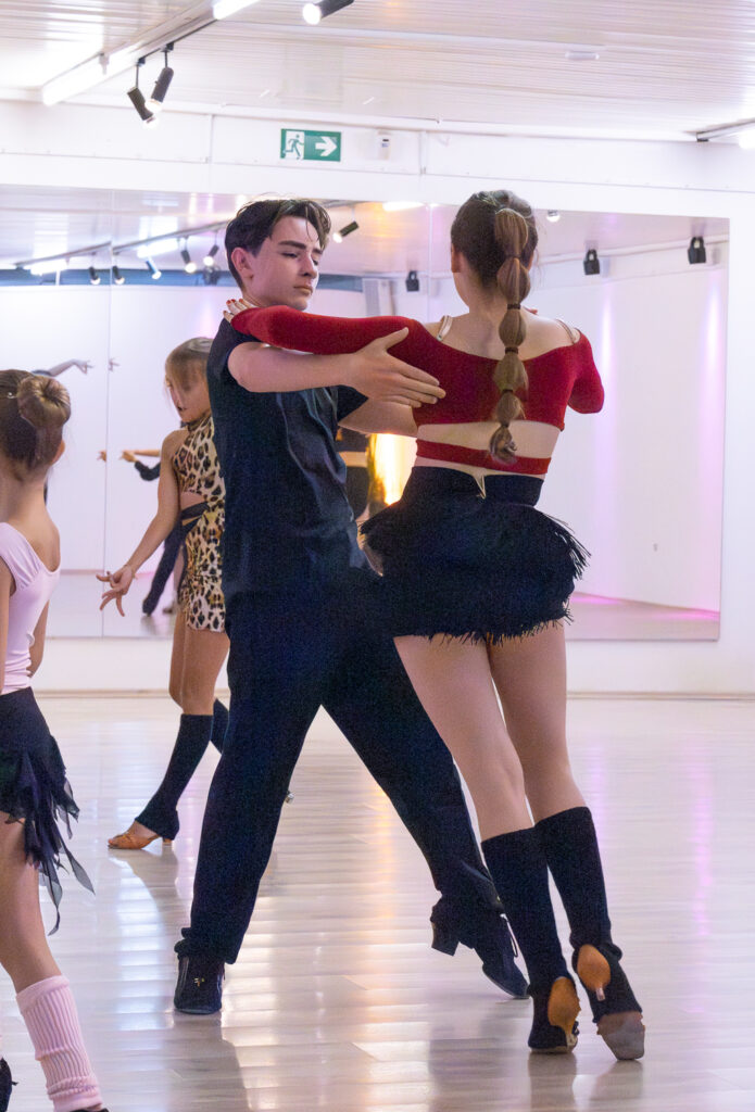 © Regina Courtier, ©Valeria Sallustio, Union Deutsch-Wagram, Titan-Strasshof, Sektion Tanzen, Turniertanzsport, Lateintänze, Standardtänze, Kumst, Weinviertel-Remasuri