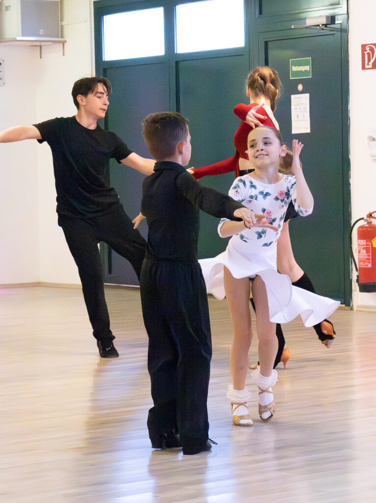 © Regina Courtier, ©Valeria Sallustio, Union Deutsch-Wagram, Titan-Strasshof, Sektion Tanzen, Turniertanzsport, Lateintänze, Standardtänze, Kumst, Weinviertel-Remasuri