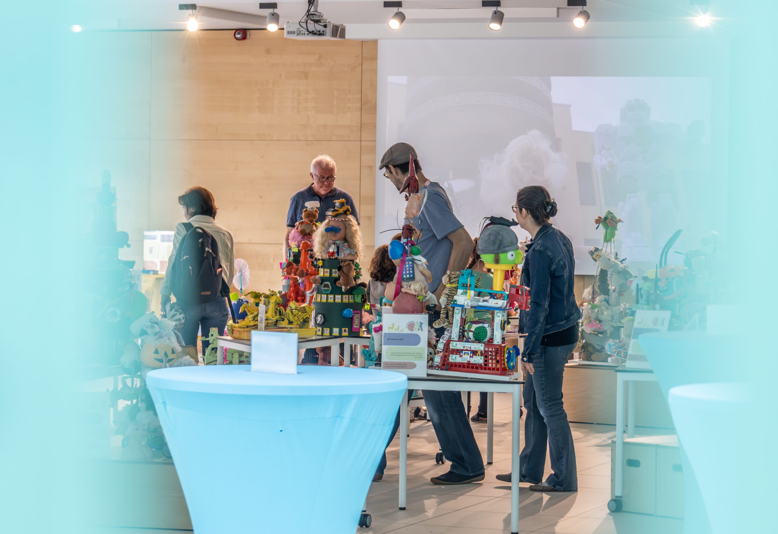 Viertelfestival, Veronika Goller, Marlies Döltl, Andrea Steineder, Volksschule Wolkersdorf, Wolkersdorf, Skulpturen, Jugendkultur, Kunst, Spielzeug,