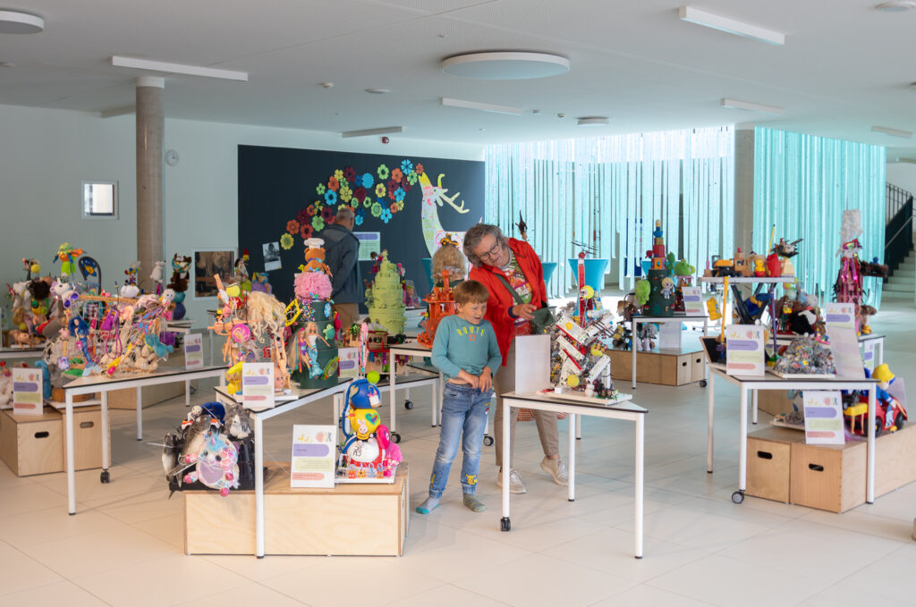Viertelfestival, Veronika Goller, Marlies Döltl, Andrea Steineder, Volksschule Wolkersdorf, Wolkersdorf, Skulpturen, Jugendkultur, Kunst, Spielzeug,
