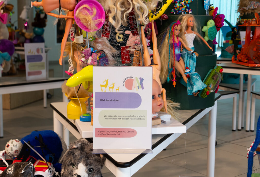 Viertelfestival, Veronika Goller, Marlies Döltl, Andrea Steineder, Volksschule Wolkersdorf, Wolkersdorf, Skulpturen, Jugendkultur, Kunst, Spielzeug,