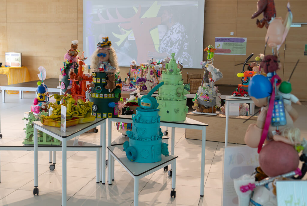 Viertelfestival, Veronika Goller, Marlies Döltl, Andrea Steineder, Volksschule Wolkersdorf, Wolkersdorf, Skulpturen, Jugendkultur, Kunst, Spielzeug,