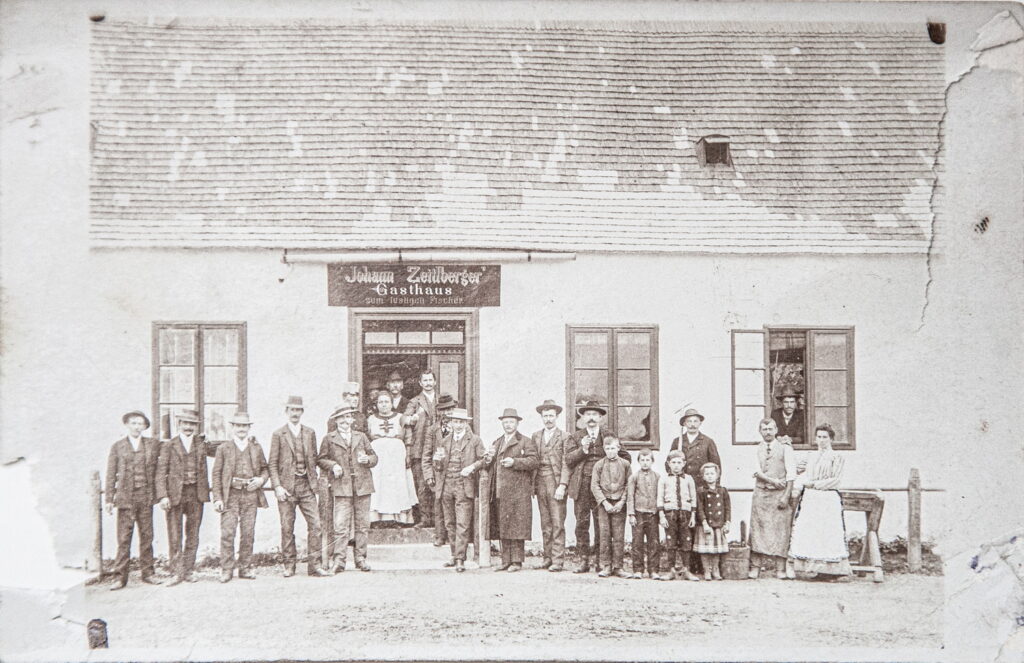 © Regina Courtier, Weinviertel-Remasuri, Topothek, Postkarten, Alte Fotos, Dokumente, Alexander Schatek, Weinviertel, Leader Region Weinviertel Ost, Online-Archiv.