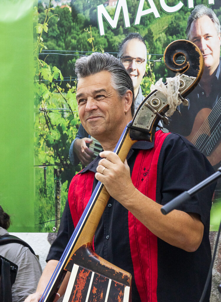 Kellergasse
Hautzendorf
Hohlwegkellergasse
Kreuttal
Josef Schäfer
Trio Weltlin
Weinviertel-Remasuri
©Regina Courtier
Fredi Gradinger
Franz Horacek
Hans Radon
Engelbert Mach
Martin Fostel
Manfred Chromy