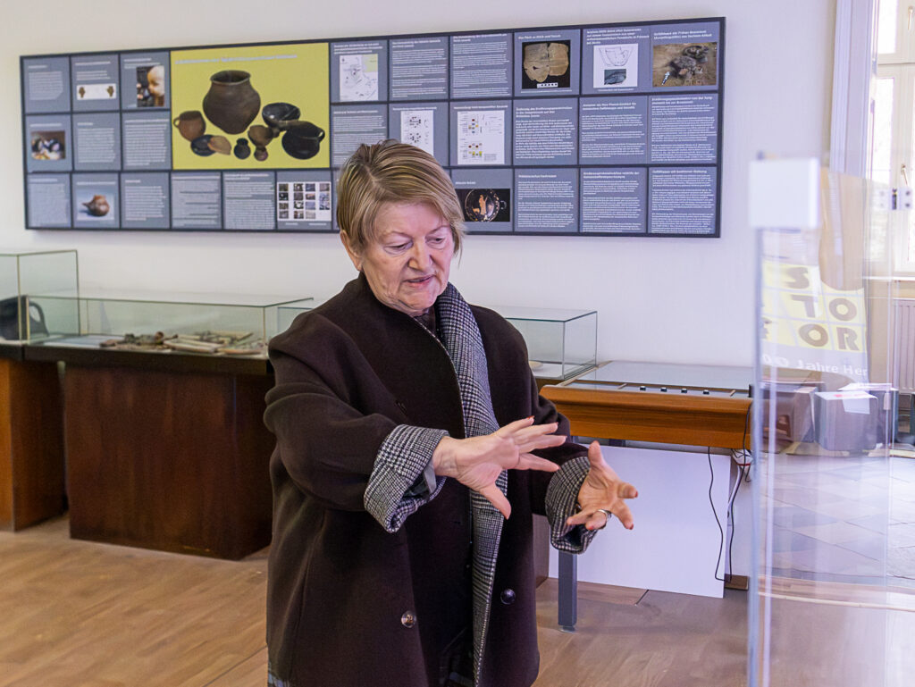 ©Regina Courtier,
Weinviertel-Remasuri,
Walpurga Antl-Weiser,
Wissenschaftlerin,
Urzeitmuseum Stillfried,
Archäologie,
Venus von Willendorf,
Sieben von Stillfried